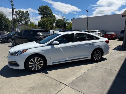 Used 2016 Hyundai Sonata Sport w/ Option Group 1V FWD image 4