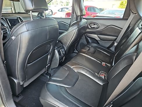 Used 2021 Jeep Cherokee Latitude Plus w/ Mopar Interior Package AWD/4WD image 12