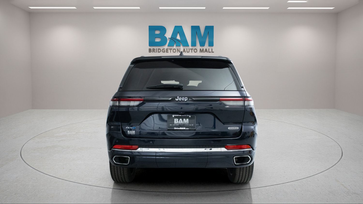 Used 2023 Jeep Grand Cherokee Overland AWD/4WD image 6