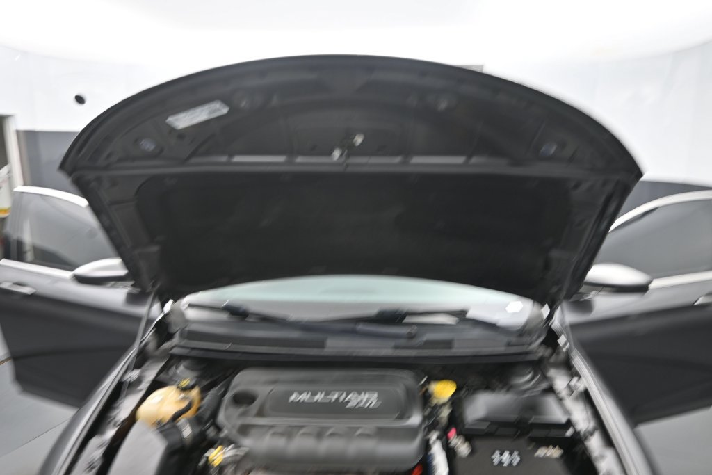 Used 2015 Chrysler 200 Limited w/ Convenience Group FWD image 40