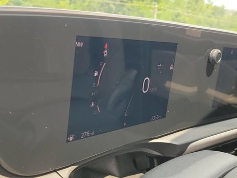 Used 2025 Buick Envista Avenir FWD image 21