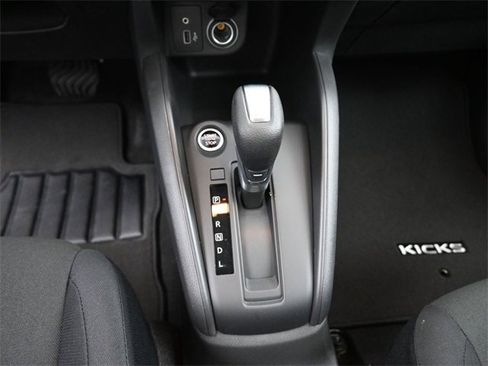 New 2025 Nissan Kicks Play S image 9