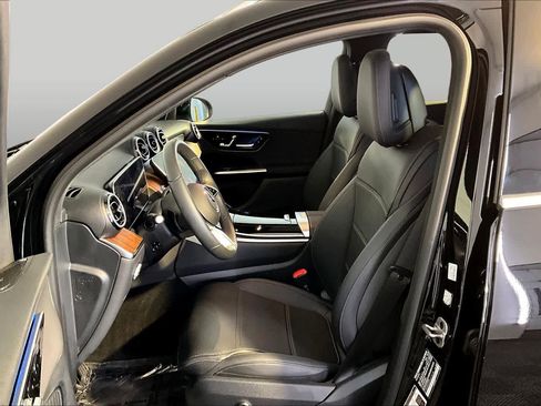 Used 2026 Mercedes-Benz GLC 300 4MATIC image 9