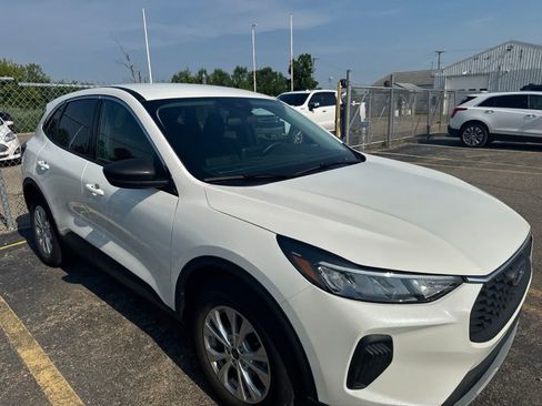 Used 2023 Ford Escape Active AWD/4WD image 9