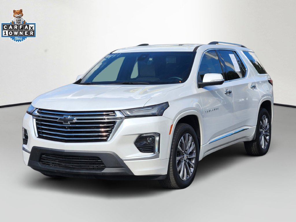 Used 2023 Chevrolet Traverse Premier FWD image 3