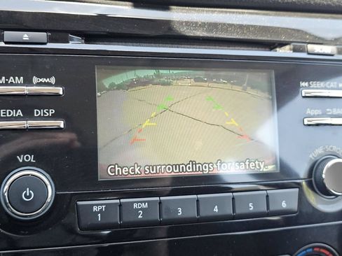 Used 2016 Nissan Rogue S FWD image 8