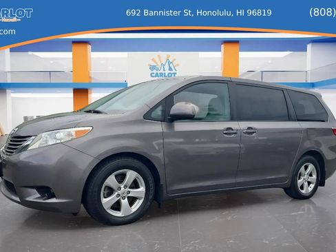 Used 2015 Toyota Sienna LE FWD image 8
