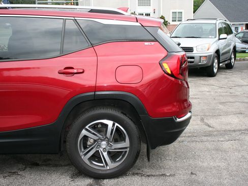 Used 2020 GMC Terrain SLT w/ Preferred Package AWD/4WD image 25