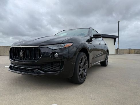 Used 2020 Maserati Levante AWD/4WD image 7