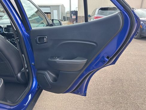 Used 2023 Hyundai Venue Limited FWD image 25