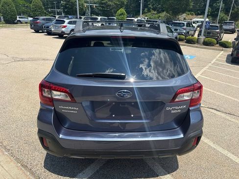 Used 2018 Subaru Outback 3.6R Limited AWD/4WD image 3