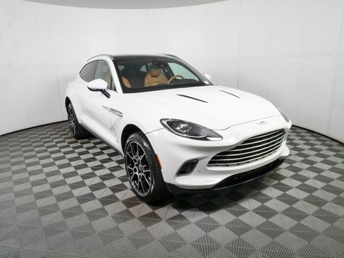 Used 2021 Aston Martin DBX AWD/4WD image 27
