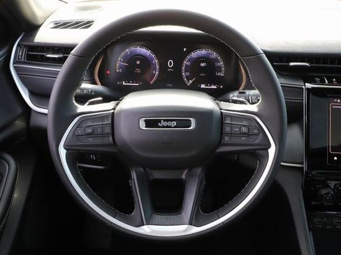 New 2025 Jeep Grand Cherokee Laredo X w/ Luxury Tech Group I AWD/4WD image 20