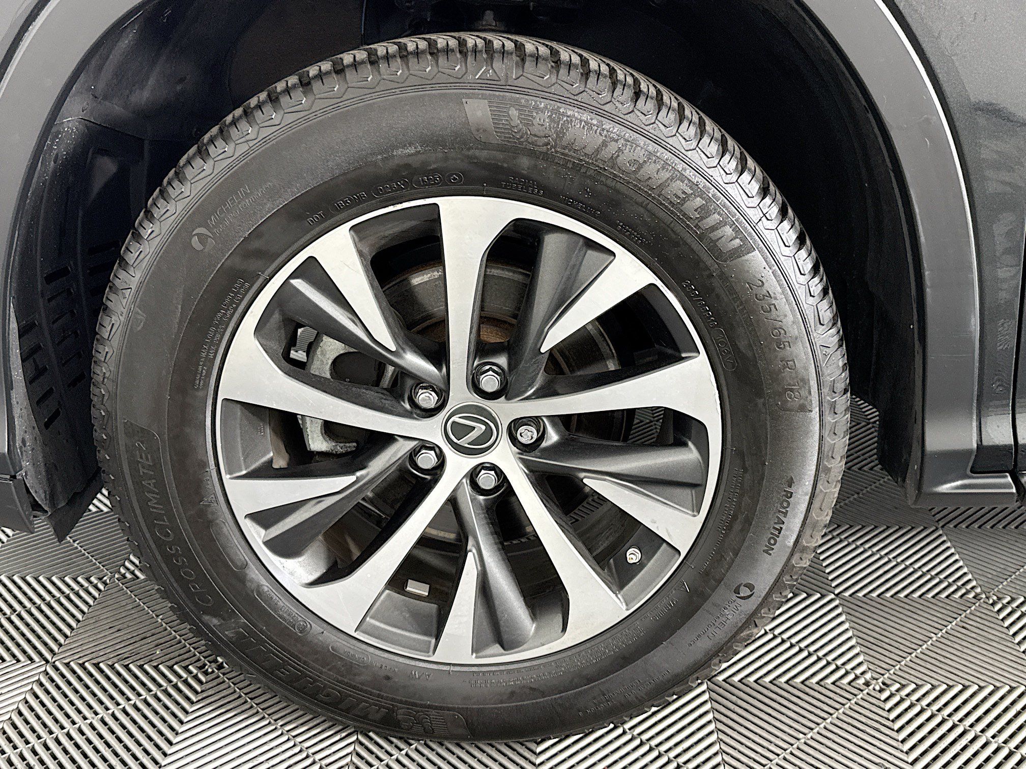 Used 2020 Lexus RX 350L Premium w/ Premium Package AWD/4WD image 36