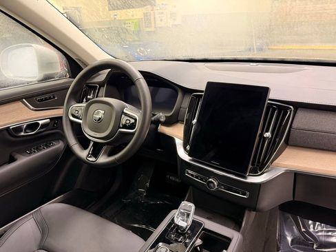 Used 2025 Volvo XC90 B6 Plus image 30