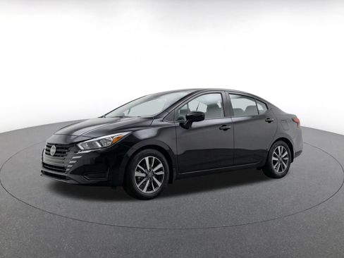Used 2025 Nissan Versa SV FWD image 3