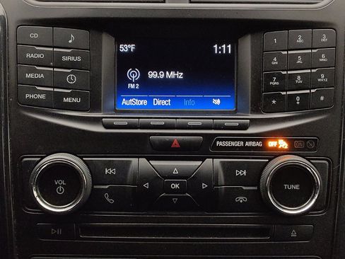 Used 2017 Ford Explorer XLT FWD image 25
