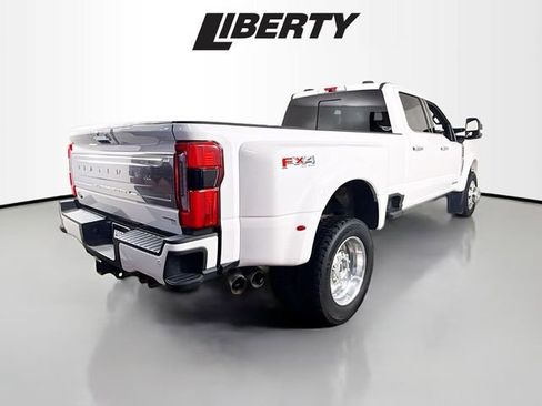 Used 2024 Ford F450 Platinum w/ FX4 Off-Road Package image 7