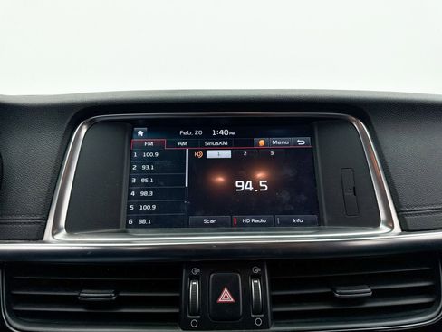 Used 2017 Kia Optima SX image 4