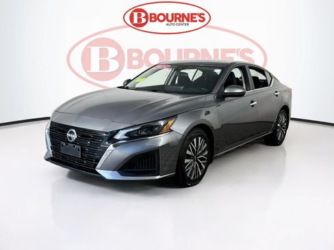 Used 2024 Nissan Altima 2.5 SV w/ SV Premium Package AWD/4WD image 7