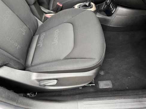 Used 2016 Jeep Renegade Latitude w/ Popular Equipment Group AWD/4WD image 15