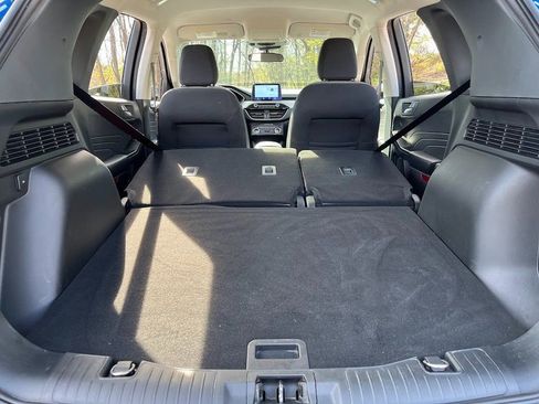 Used 2021 Ford Escape SE w/ SE Sport Appearance Package image 48