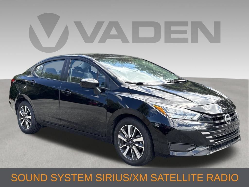 Used 2025 Nissan Versa SV FWD image 3