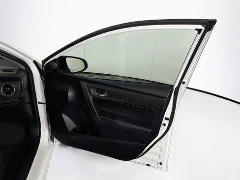 Used 2017 Toyota Corolla XSE w/ Carpet Mat Package (TMS) FWD image 33