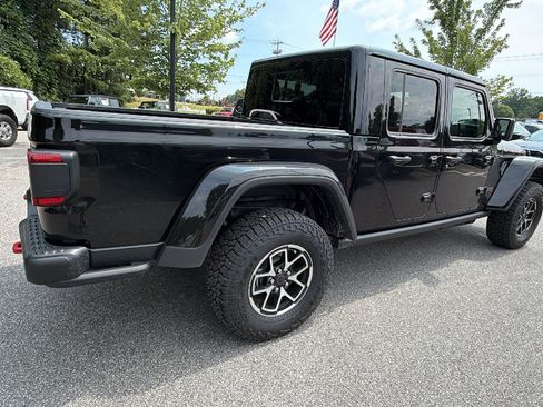Certified 2026 Jeep Gladiator Rubicon w/ Steel Power Dome Hood Package AWD/4WD image 8