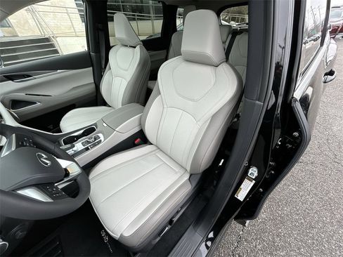 New 2026 INFINITI QX60 Luxe image 11