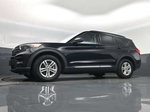 Used 2022 Ford Explorer XLT image 42