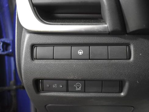 Used 2023 Nissan Rogue SV AWD/4WD image 14