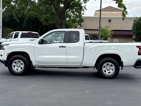 Used 2024 Nissan Frontier S w/ Tow Package AWD/4WD image 6