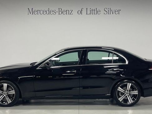Used 2022 Mercedes-Benz C 300 4MATIC Sedan image 2