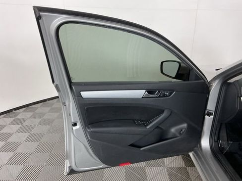 Used 2013 Volkswagen Passat 2.5 SE FWD image 10