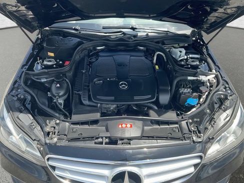 Used 2014 Mercedes-Benz E 350 4MATIC Sedan image 35