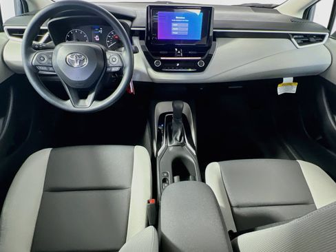 Used 2025 Toyota Corolla LE FWD image 28