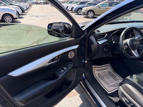 Used 2019 INFINITI QX50 Essential w/ Premium Heat Package FWD image 9