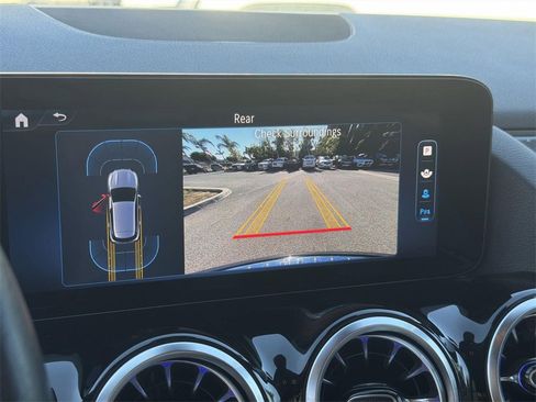 Used 2025 Mercedes-Benz GLA 250 image 13