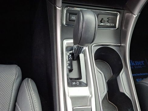 Certified 2022 Subaru Ascent Limited w/ Technology Package image 16