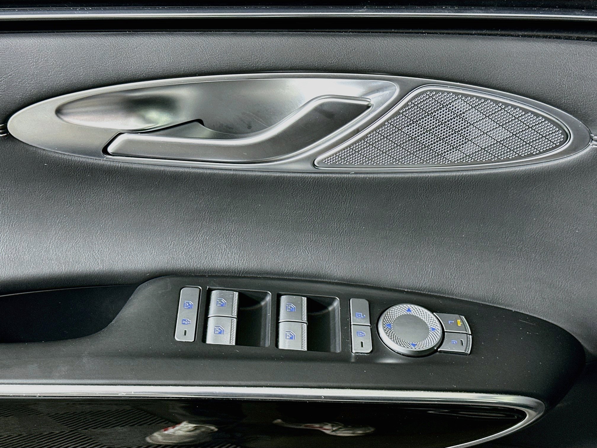 Used 2025 Genesis GV70 2.5T AWD/4WD image 15