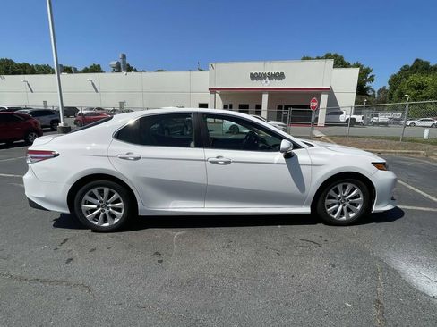 Used 2018 Toyota Camry LE w/ Convenience Package image 19