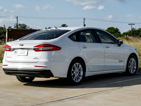 Used 2019 Ford Fusion SE FWD image 8
