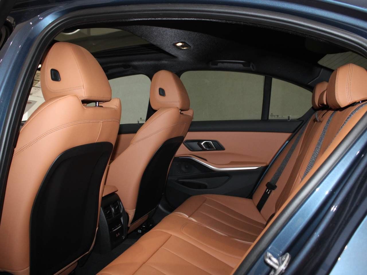 Certified 2026 BMW 330i Sedan RWD image 16