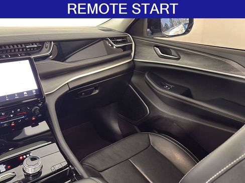 Used 2022 Jeep Grand Cherokee Limited 4xe w/ Luxury Tech Group II AWD/4WD image 18