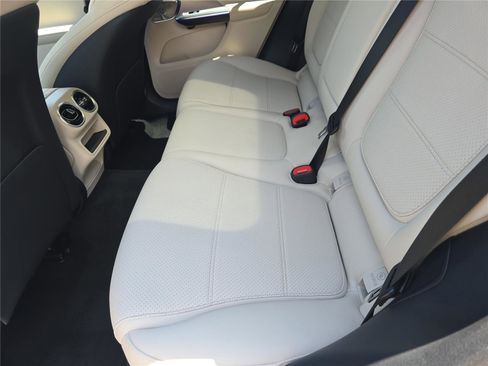 Used 2026 Mercedes-Benz GLC 300 4MATIC image 14