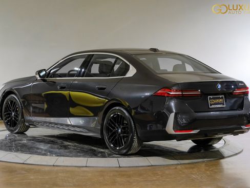 Used 2025 BMW 530i RWD image 12