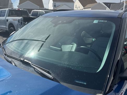 Used 2021 Ford Explorer XLT w/ Equipment Group 202A image 11