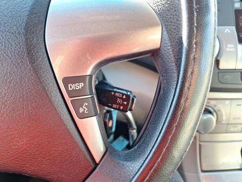 Used 2011 Toyota Highlander 2WD image 19