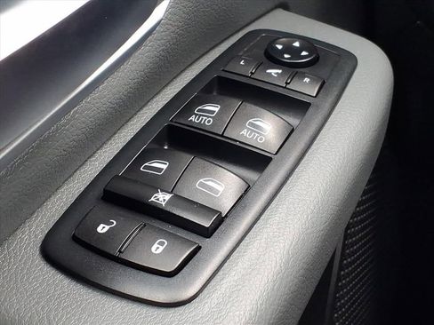 Used 2020 RAM 1500 Big Horn image 12